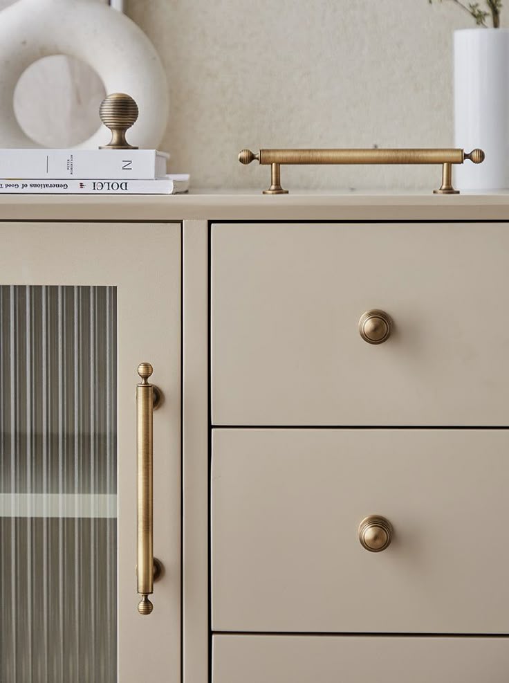 جدیدترین دستگیره های کابینت  هایگلاس